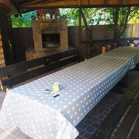 Куренiвський Двiр Kiev Luaran gambar