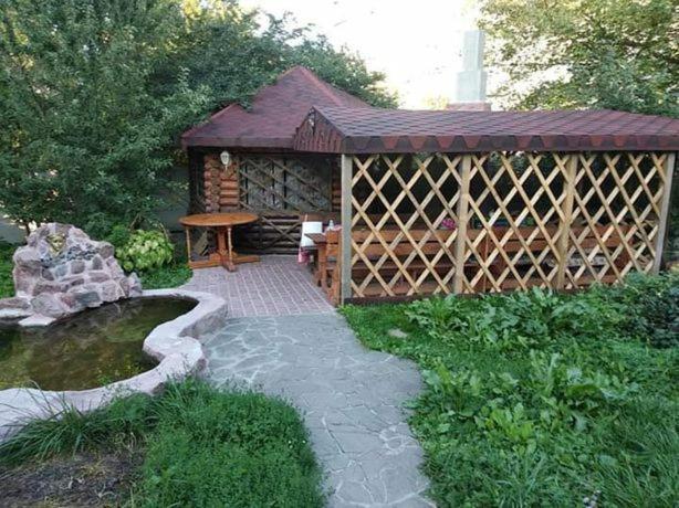 Куренiвський Двiр Kiev Luaran gambar